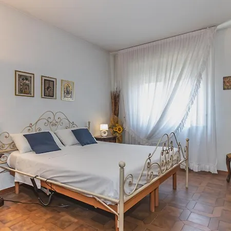 Apartmán Lovely - Private Parking & Balconies