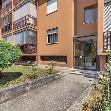 Apartmán Lovely - Private Parking & Balconies