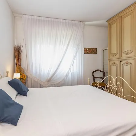 Apartmán Lovely - Private Parking & Balconies Asti