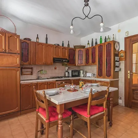 Apartment Lovely - Private Parking & Balconies